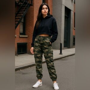 H&M Divided Camo Cargo Jogger Pants Elastic Waist Size 2